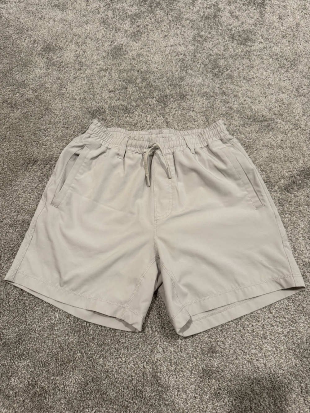 Southern Shirt Co. | Men's Lightweight Elastic-Waist Shorts - Light Khaki/Cream